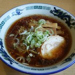 中華そば・ぎょうざ専門店 三華 - 料理写真:中華そば