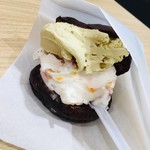 ブリジェラ - 料理写真:チョコブリオッシュに、ピスタチオ＆フルーツゴロゴロヨーグルトジェラート