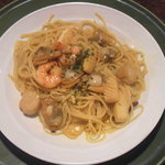 タント - シーフードパスタ550円　ガーリックバターソース  