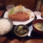 ワタライ食堂 - 特選ロースカツ定食