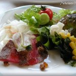 ビュッフェ＆カフェレストラン ナイト＆デイ - 牛肉のサラダ
