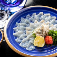 天草産　鱧の湯引きと焼霜造り