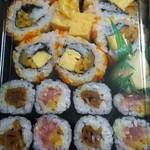 築地寿司清 - お土産のかんぴょう巻き、トロたく、玉子、とびっこ、マヨ