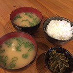 七福 - 味噌汁、ご飯、高菜
