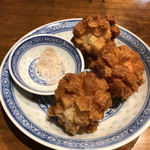 香港麺 新記 - 揚げ海老団子