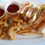 ウェスティン クラブハウスサンドイッチ フライドポテト サラダ添え