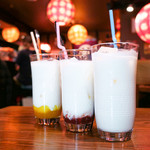 スープカリー専門店 奥芝商店 - ドリンク写真:自家製各種フルーツラッシーもご用意しています！