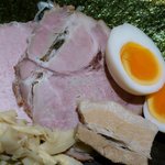 特製つけ麺の具。