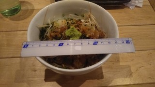 昭和ぐるめ横丁 - なめろう丼 茶碗の大きさ直径13cmで1166円