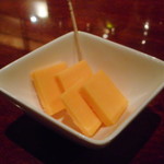 日本酒&ワイン Shu-la-mer - お通し　チーズ