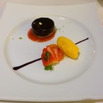 DINING ROOM IN THE MAIKO - 冬の香り 　苺 みかん