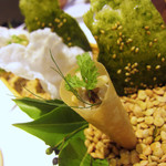 鯖のリエットクレープ包み、アオサチップス