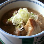 手打そば処 水車 - モツ煮