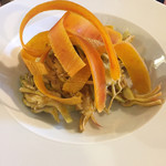 Il Rifugio - ボッタルガを削って山盛りにしたカルチョーフィのサラダ ワイフ大喜び！