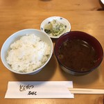 Tonkatsu Ishibashi - ご飯は硬め、赤だしは干し椎茸と微かなゴマの風味が絶妙！
