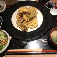 やさい家めい 表参道ヒルズ本家 - 天丼