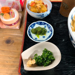 冨永 - 薬味は別皿、小皿、漬物まで付いてきます＾＾