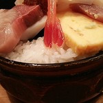 Sushidokorookada - 生チラシ  大盛り  ネタをずらして。ここまで酢飯入ってます‼(≧▽≦)