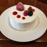 セバスチャン - いちごとホワイトチョコレートのショートケーキ