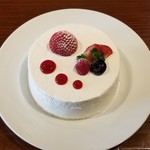 セバスチャン - いちごとホワイトチョコレートのショートケーキ