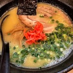 久留米ラーメン 初代 よかろうもん