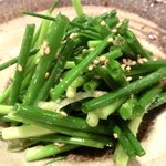 じとっこ組合 - 「ねぎ盛り」：ツーンと心地良い刺激と胡麻の香りは、“青ねぎアロマ効果”