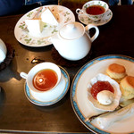 紅茶の店 ARIEL - クリームティとティセット