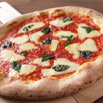 石窯ピザのイタリアンバル Pizza Cozou 横浜関内