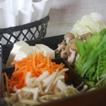 かごしま黒豚 芋焼酎 さつま花亭 - 料理写真:紙の鍋でお楽しみ頂いております☆