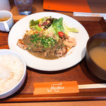 鉄板BISTRO jeujeu 神田 - 
