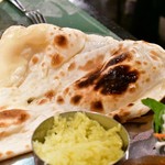 ラクシュミー - 【ダブルカレーセット@税込980円】ナン