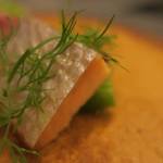 あもん ヨコ - フォアグラ入り、すっぽん出汁の茶碗蒸し＆スモークサーモン　ズームアップ