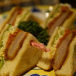 ニッカ ブレンダーズ・バー - 名物 ヒレカツサンド