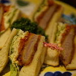 ニッカ ブレンダーズ・バー - 名物 ヒレカツサンド