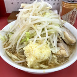 ラーメン二郎 小岩店 - ニンニクとヤサイ増し！他店と比べて少し濃いのでカラメやアブラは無くても良いかもです^_^