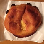 たま木亭 - 本日のパン（トリュフチョコ入りクリームパン）