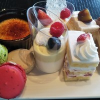 DINING & BAR TABLE 9 TOKYO - 