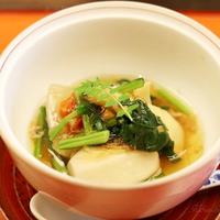 紀尾井 なだ万 - 丸大根スープ煮
                  　海老芋　筍　梅花人参
                  　壬生菜　フカヒレあん掛け