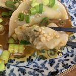 海老寿 DELUX - 水餃子のようで皮がモチモチです。味噌ダレも合いますね。