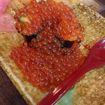 豪快 立ち寿司 - 『イクラこぼれ盛り』(税別1000円)