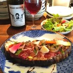 ブリコラージュ ブレッド アンド カンパニー ダイニング・カフェ - ブリと糠漬け、自家製紅ショウガ、赤ワインソースのブリコラージュブレッドタルティーヌのランチセット1600円とおまかせワインこの日のは1300円、食後に本日コーヒーR 360円。税込み　20190108