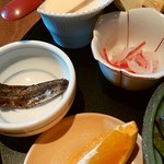 割烹 藍川 - 鰯佃煮、フカヒレと百合根の茶碗蒸し、紅白ナマス、デザート。