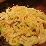 JUN大谷製麺処 - かまたまーラ　天かすをかける