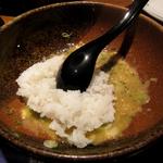 JUN大谷製麺処 - かまたまーラ　〆に白いご飯を入れてくれます