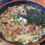 鳴門うどん - “超” 肉うどん  うどん２玉、肉３倍、わかめ増し