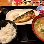 三代目網元 さかなや道場 - 魚と豚汁定食