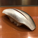 高鮨 - 天草産 小鰭 素材を生かした締め方です