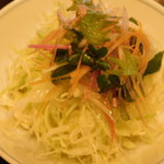 天ぷら 天青 - ランチメニューの天青天丼のサラダ