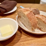 Bistrot Chez Bois - バゲット。普通。バターは唯一あんまり美味しくなかったw