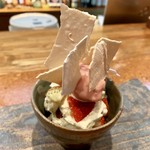 Bistrot Chez Bois - デセール:イチゴパフェ。割メレンゲのトップス。